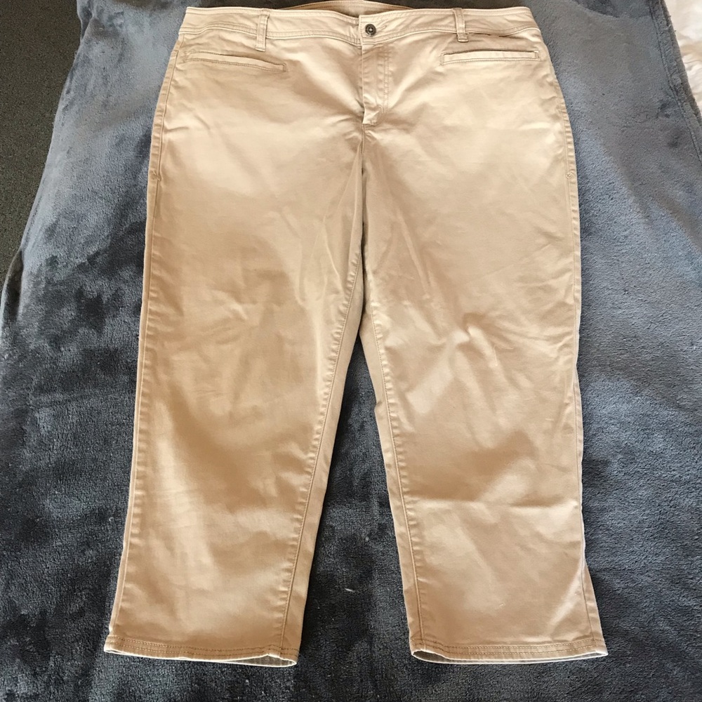 LANE BRYANT khaki capris
